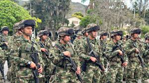 El Ejército Nacional invita a los jóvenes a prestar servicio militar. Hay 15 mil cupos para hombres y mujeres. 